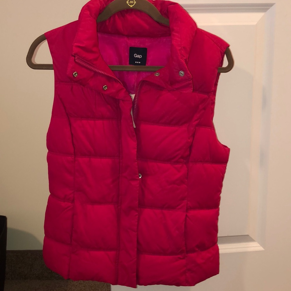 Hot pink Gap vest💥